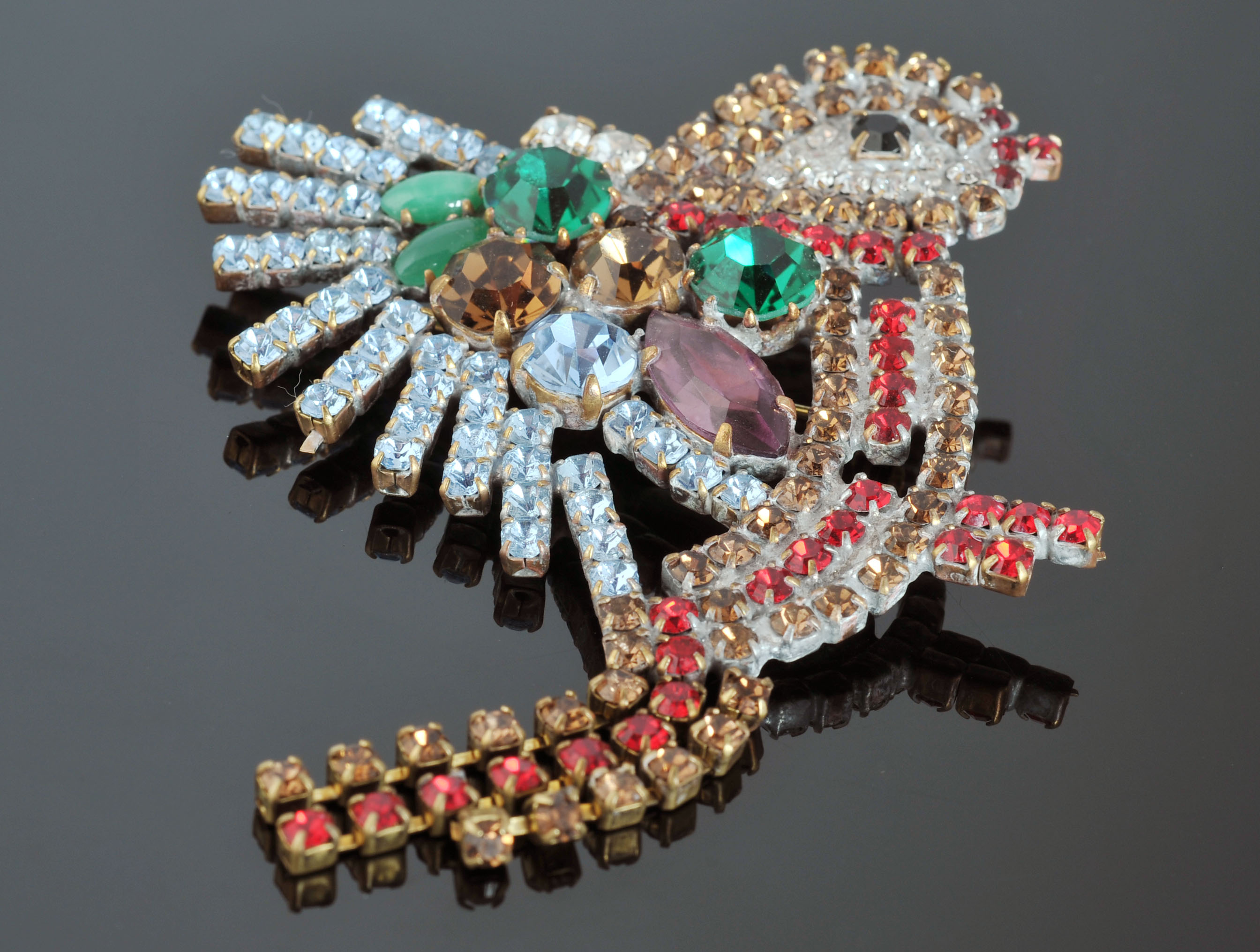 Early 20th Century Czechoslovakian Crystal Rhinestone Bird Pin