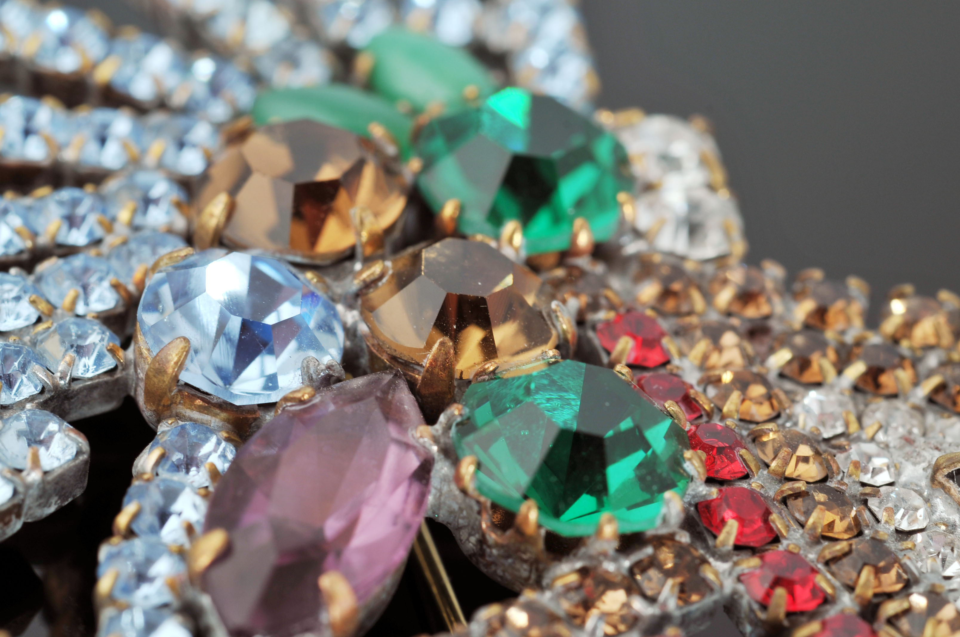 Early 20th Century Czechoslovakian Crystal Rhinestone Bird Pin