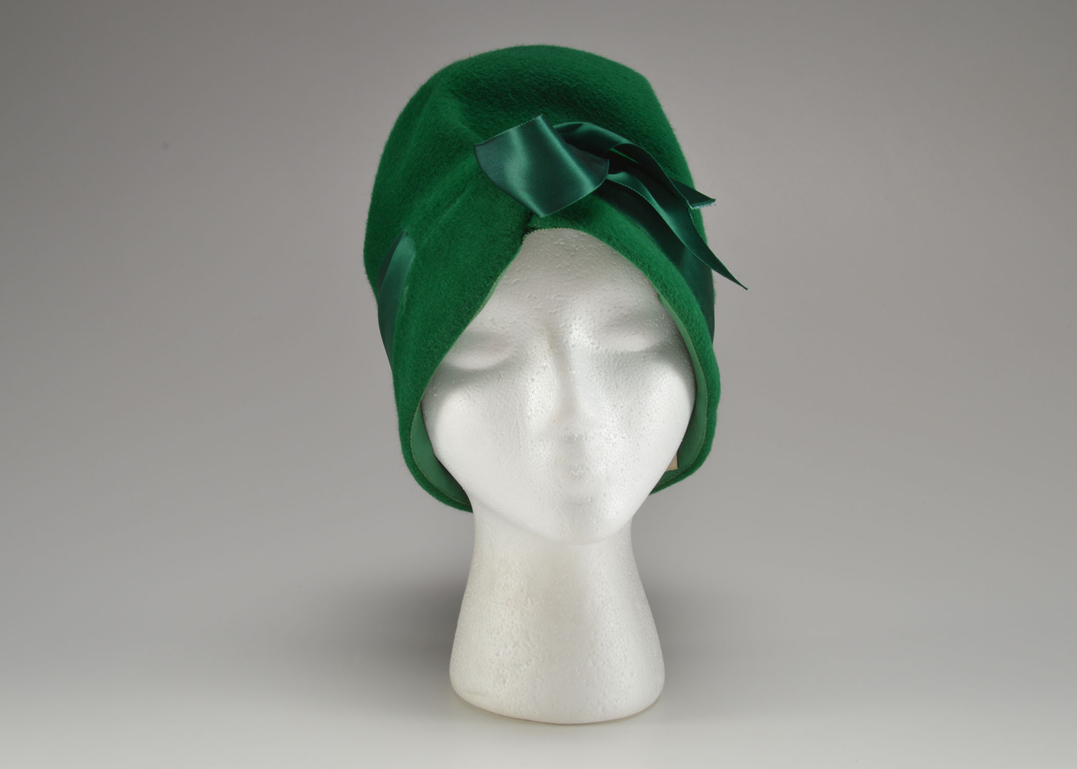 Vintage Mr. John Young Elegants Emerald Green Cloche Hat 