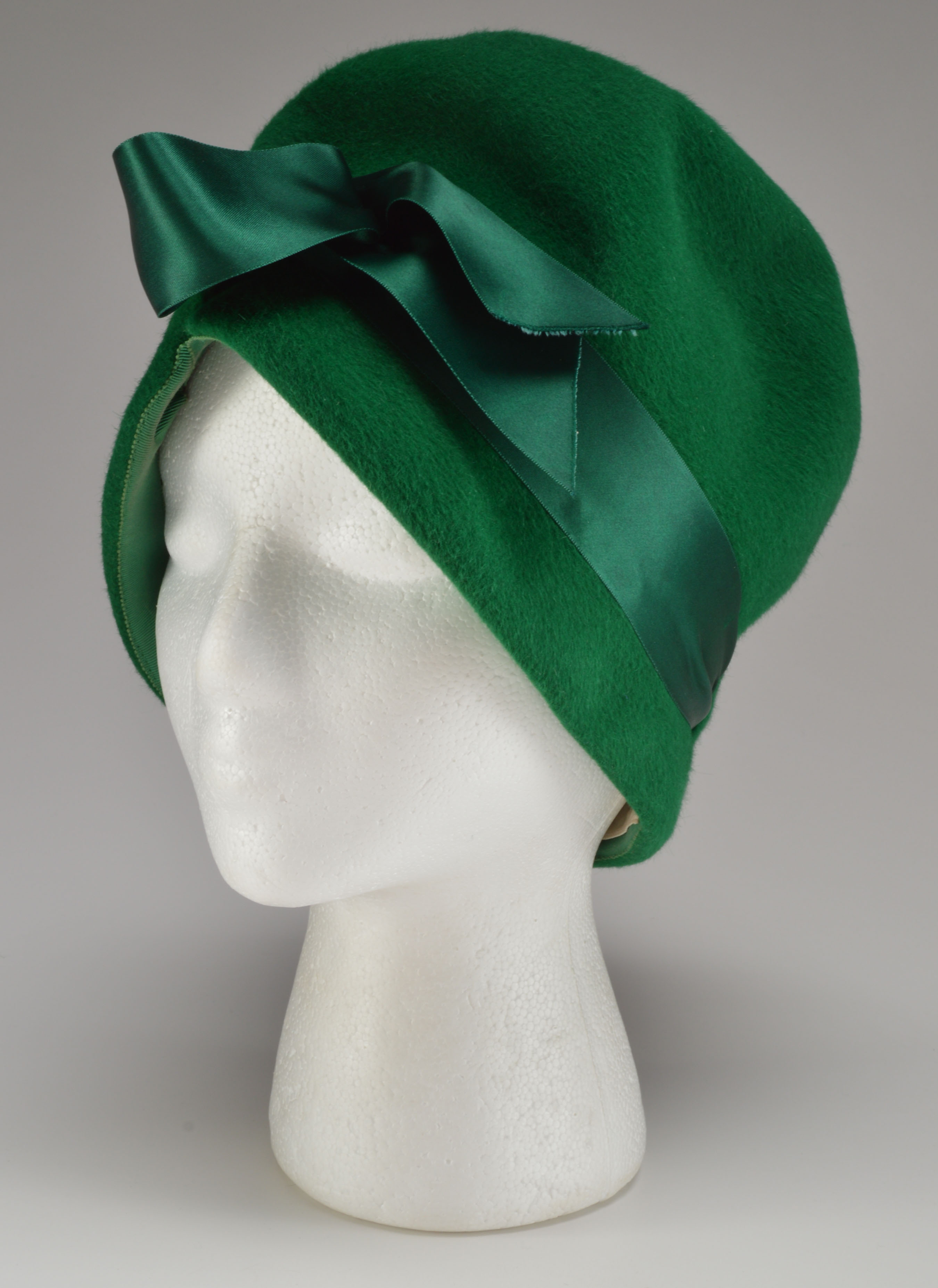 Vintage Mr. John Young Elegants Emerald Green Cloche Hat 