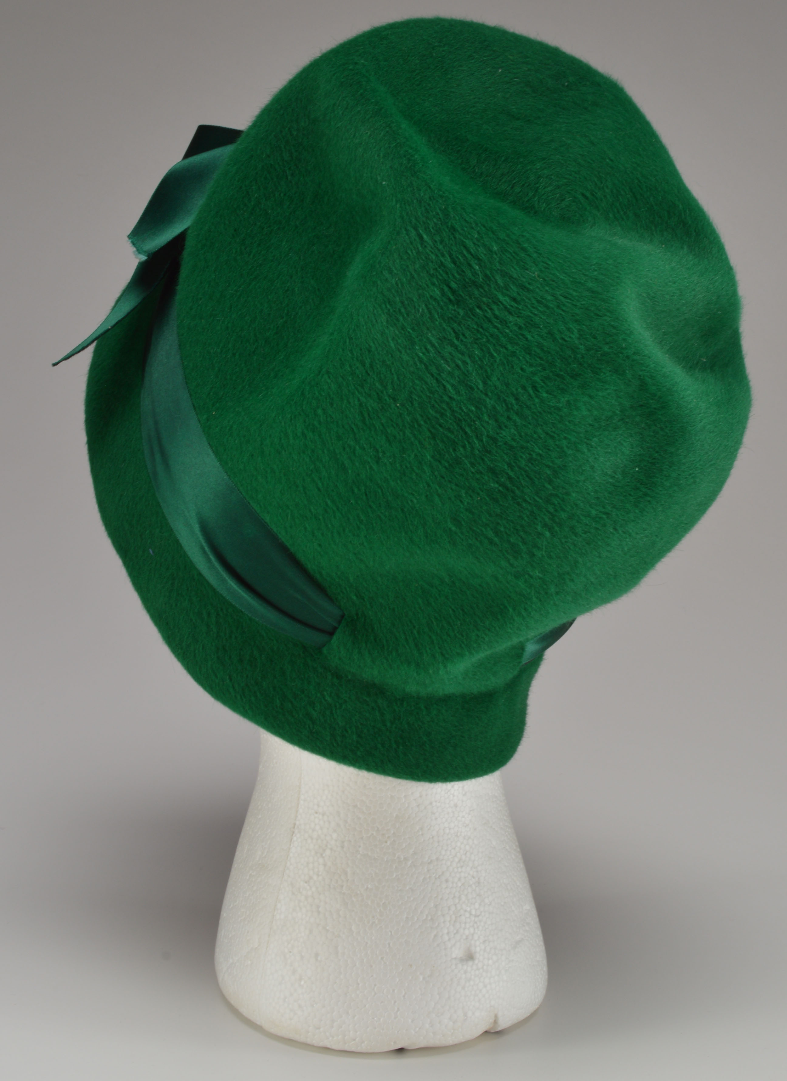 Vintage Mr. John Young Elegants Emerald Green Cloche Hat 