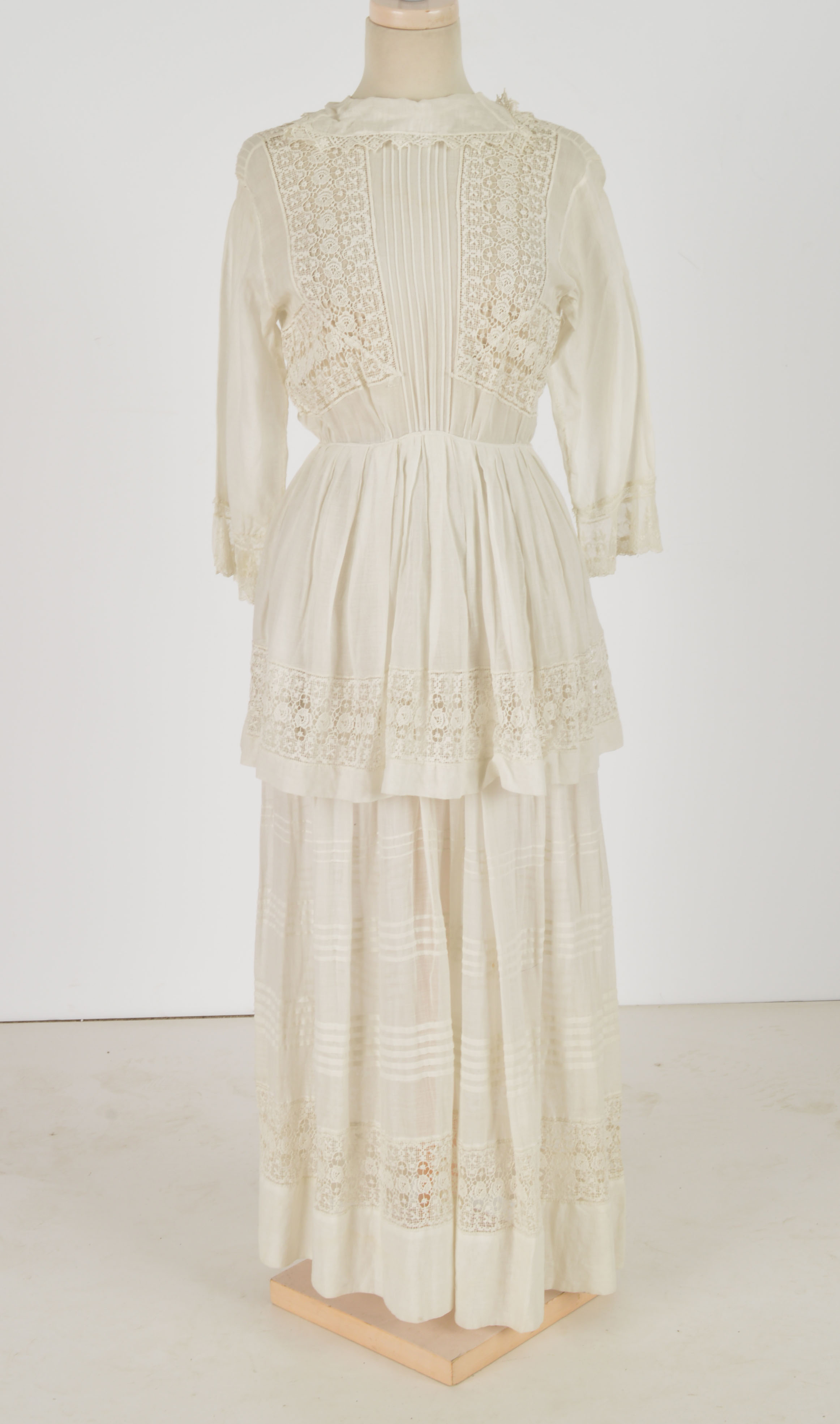 Early 20th Century Edwardian White Cotton Dress