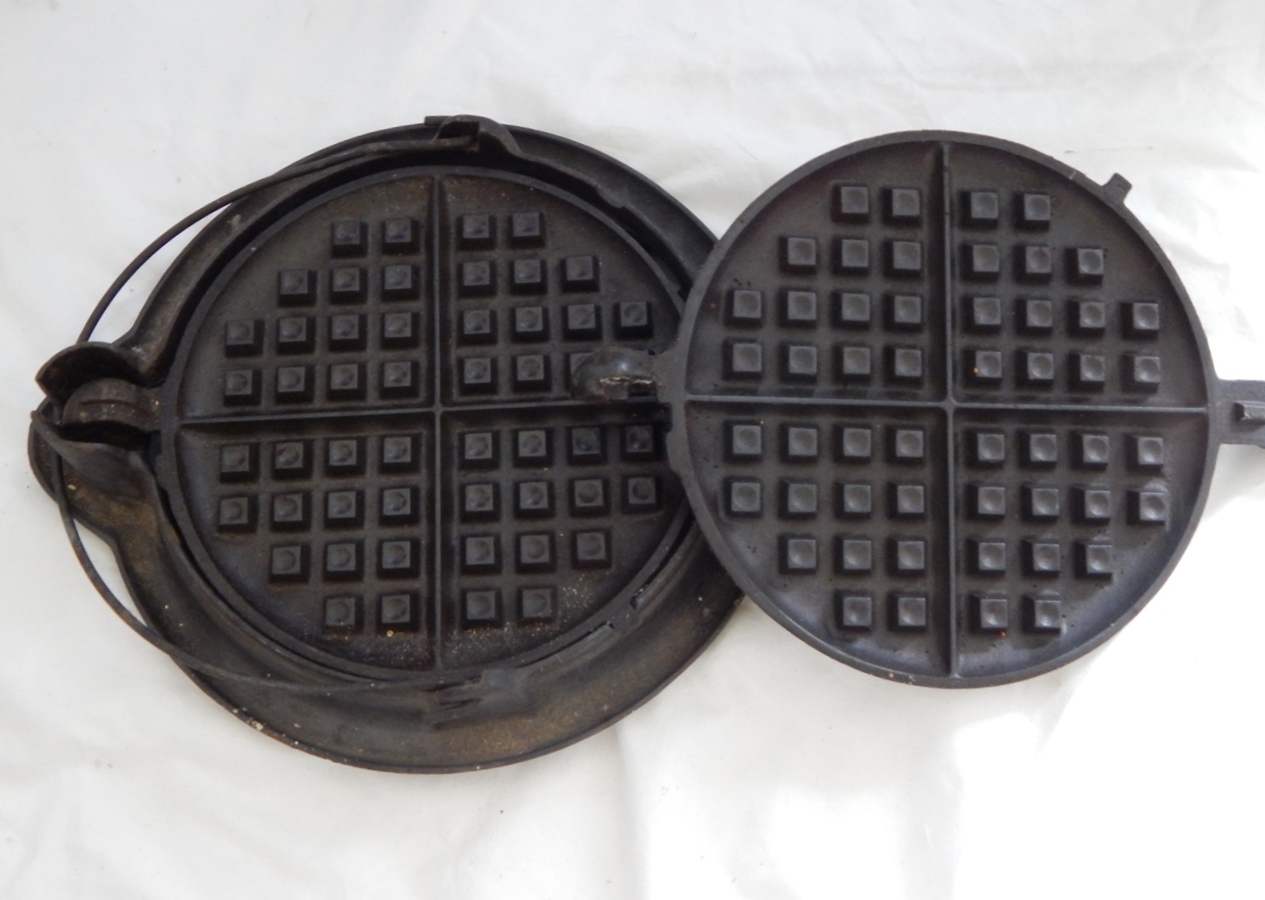 Cast Iron Waffle Maker