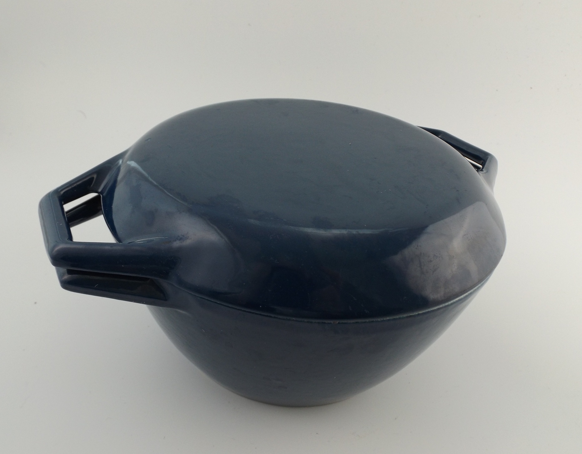 Naaco Danish Modern Cast Iron Dutch Oven