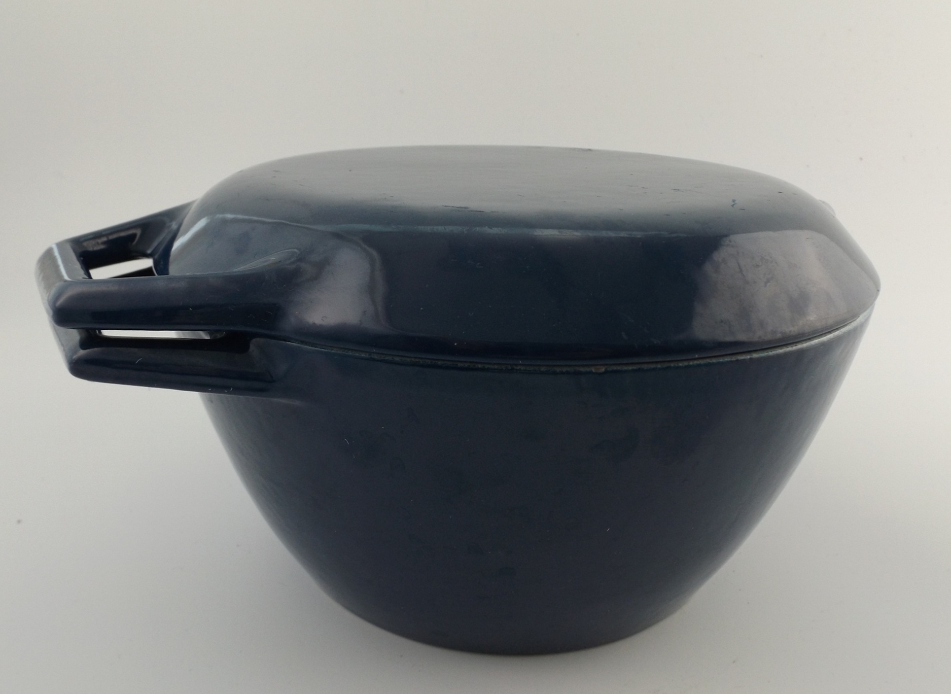Naaco Danish Modern Cast Iron Dutch Oven