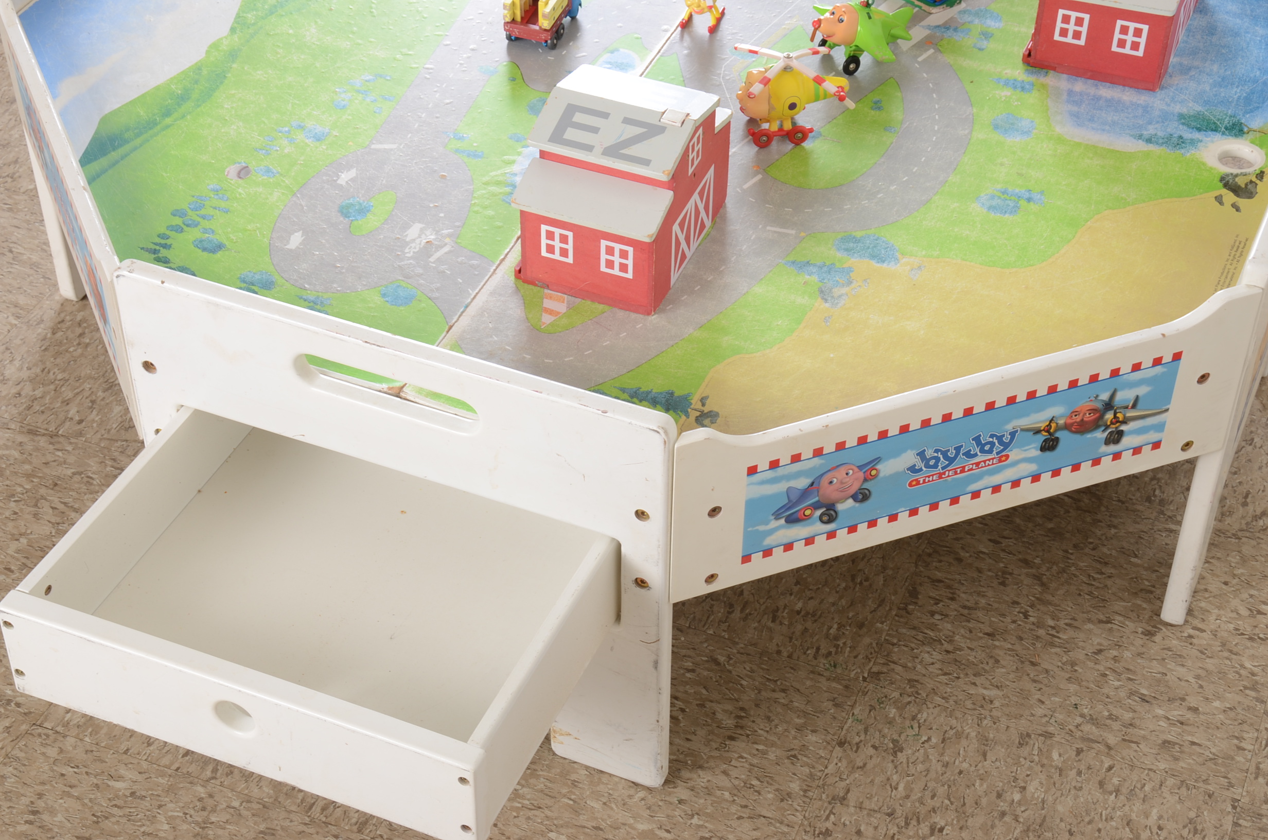Jay Jay the Jet Plane Octagon Activity Table
