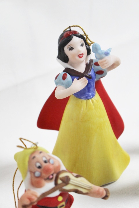 Walt Disney Snow White Schmid Set and Commemorative Lithograph