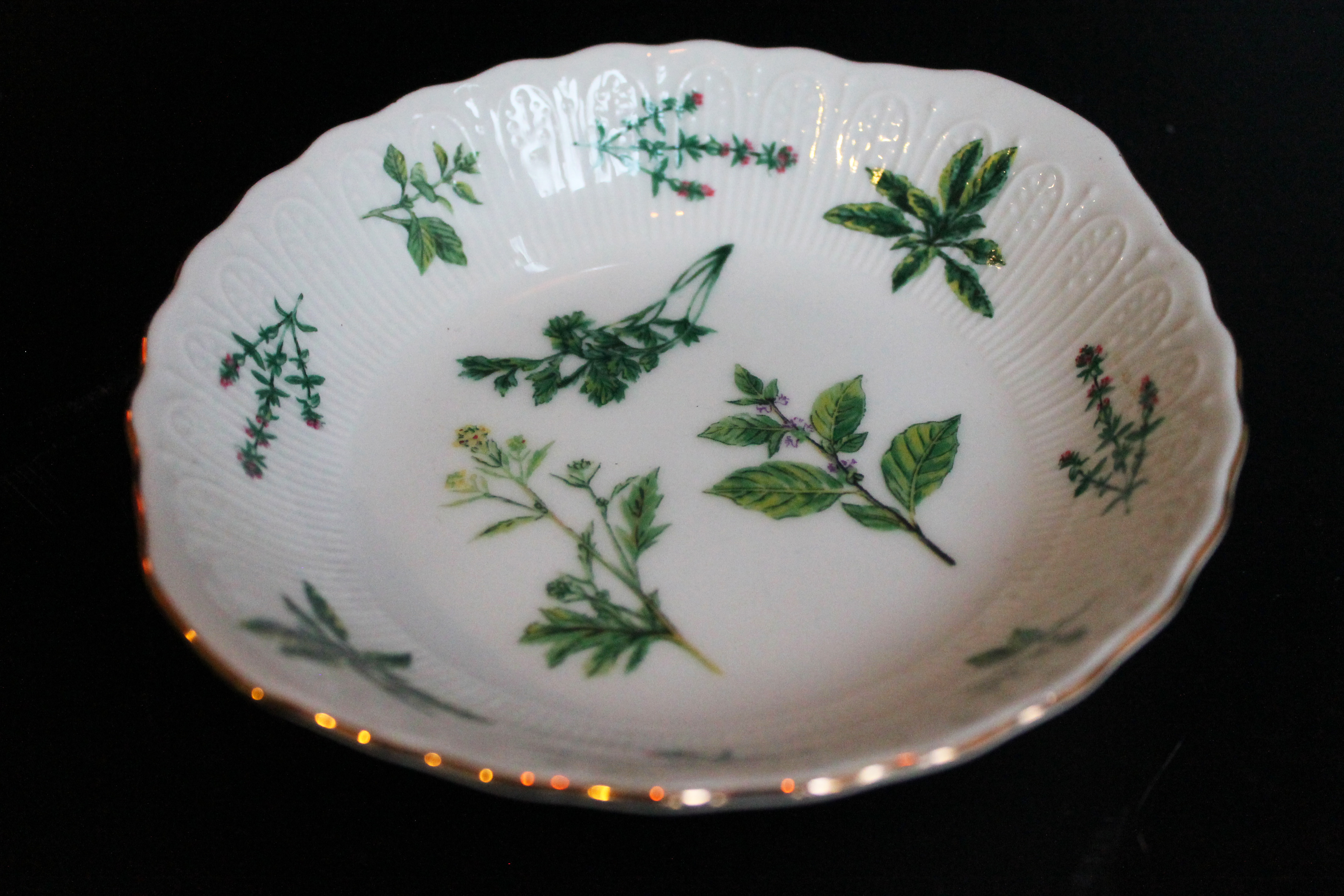 Three-Piece Andrea by Sadek Serving Plate Bowl and Spoon