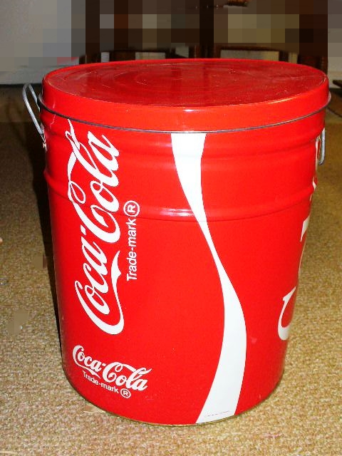 Coca-Cola Items in a Vintage Style: Trays, Tins and More