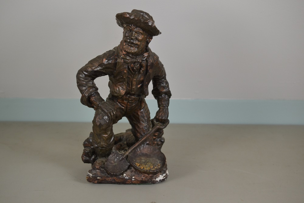 Group Of Larger Home Decor Items