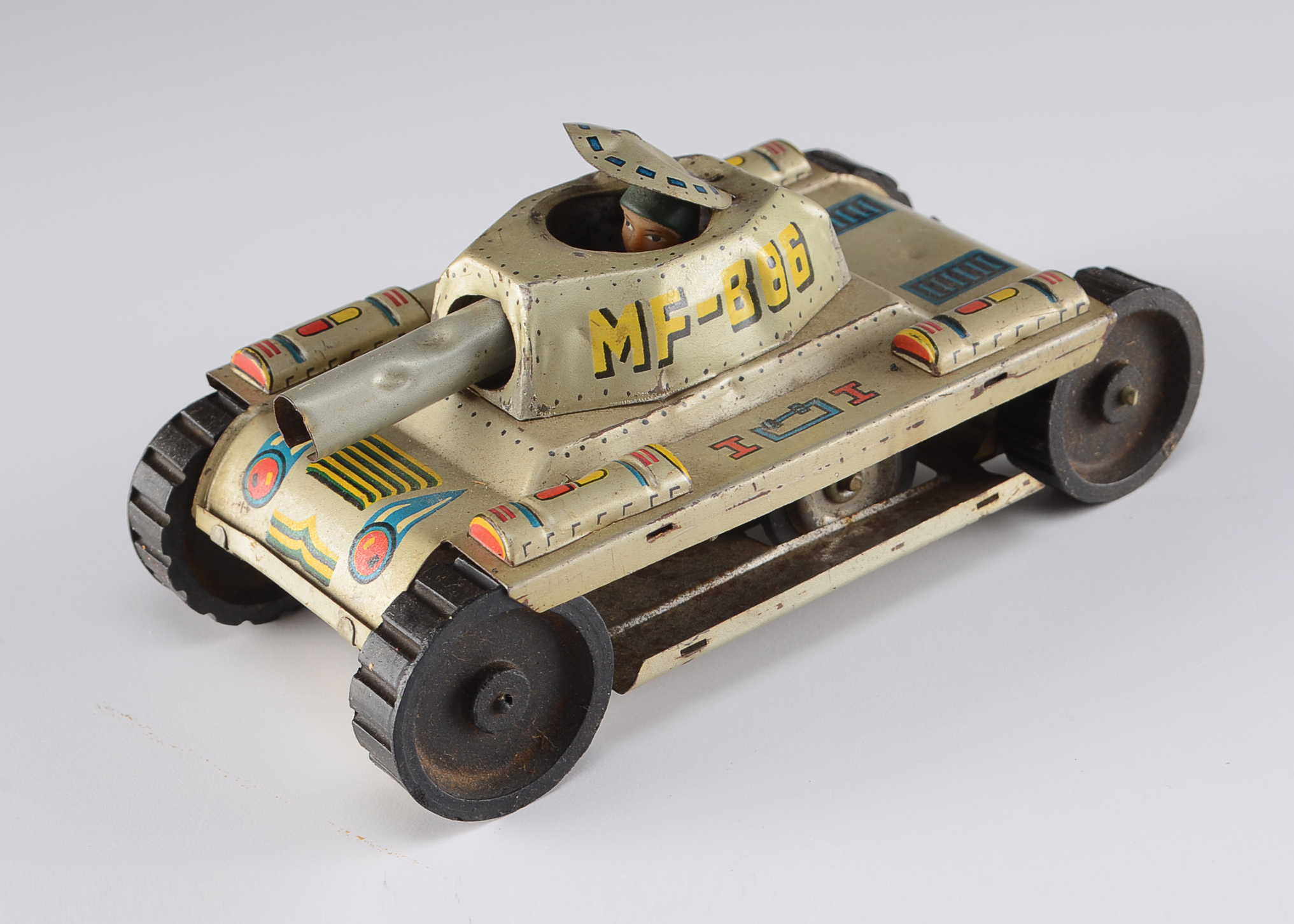 Circa 1960s MF-886 Chinese Army Tank Tin Toy