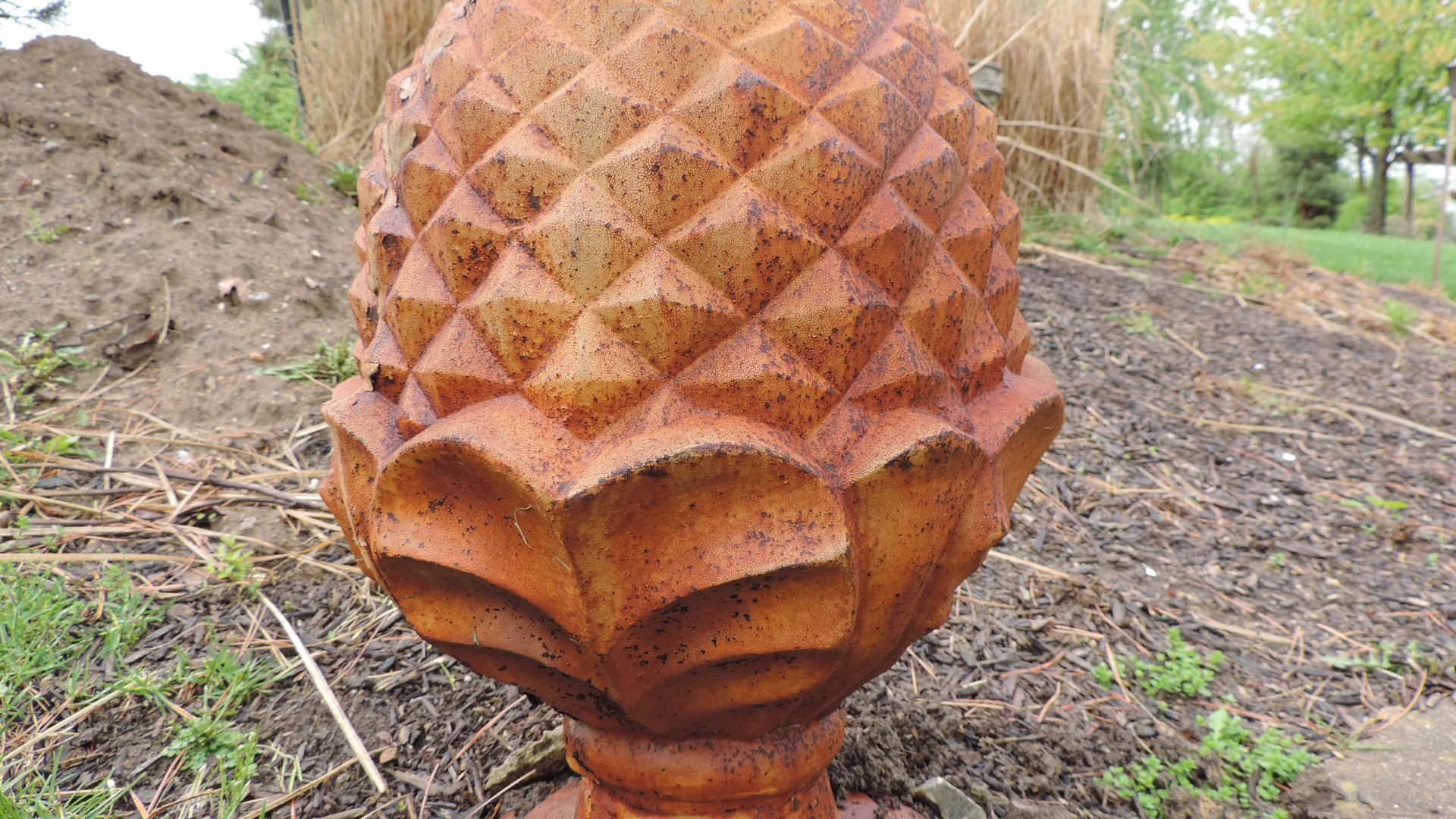 Metal Artichoke Garden Sculpture