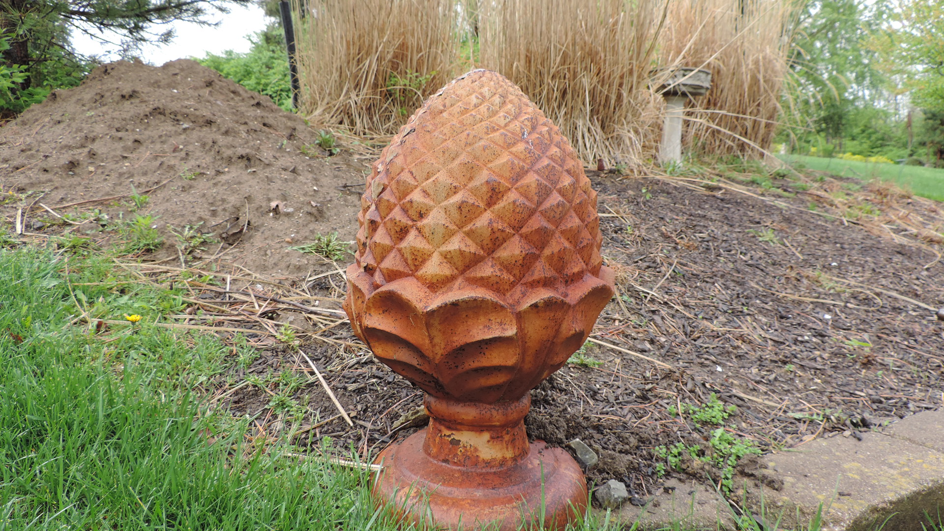 Metal Artichoke Garden Sculpture