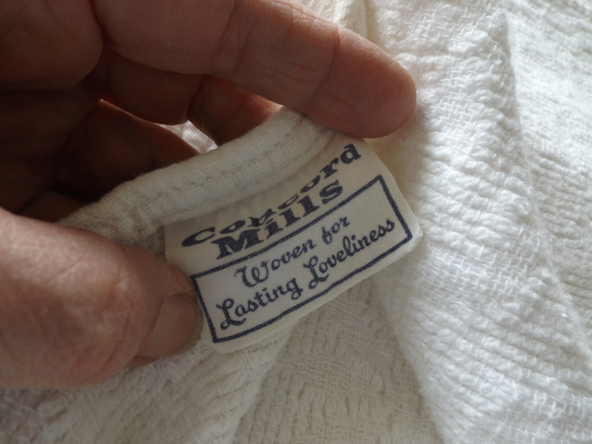 Vintage Woven White Twin Bedspread