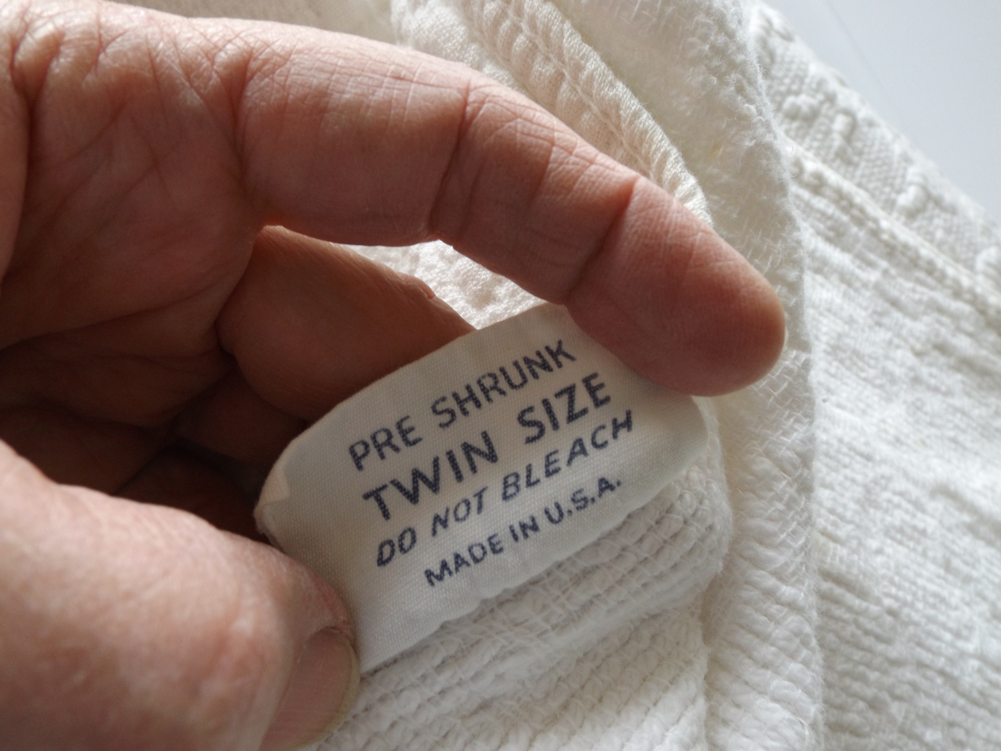 Vintage Woven White Twin Bedspread