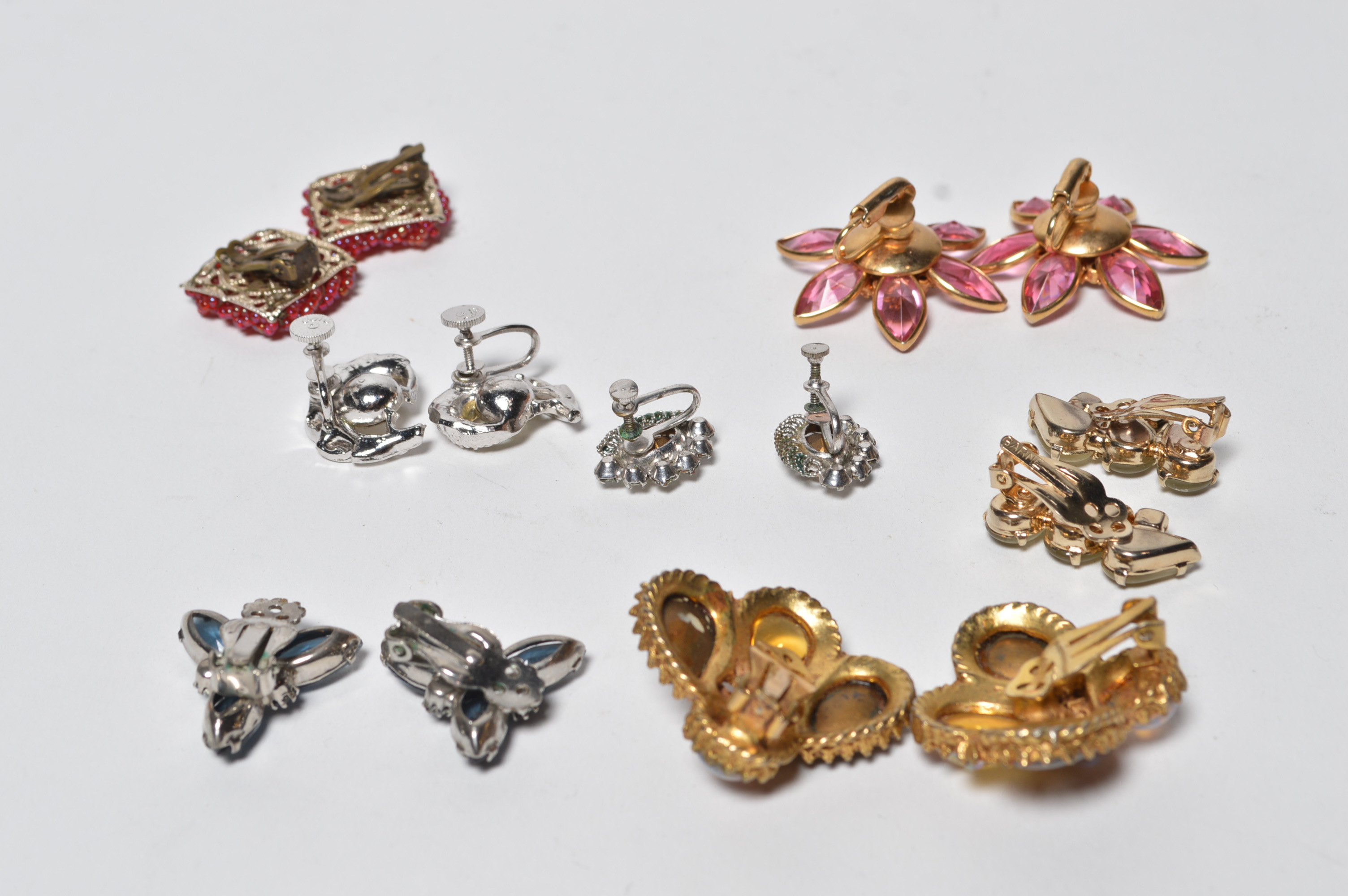 Lot of Vintage Earrings 