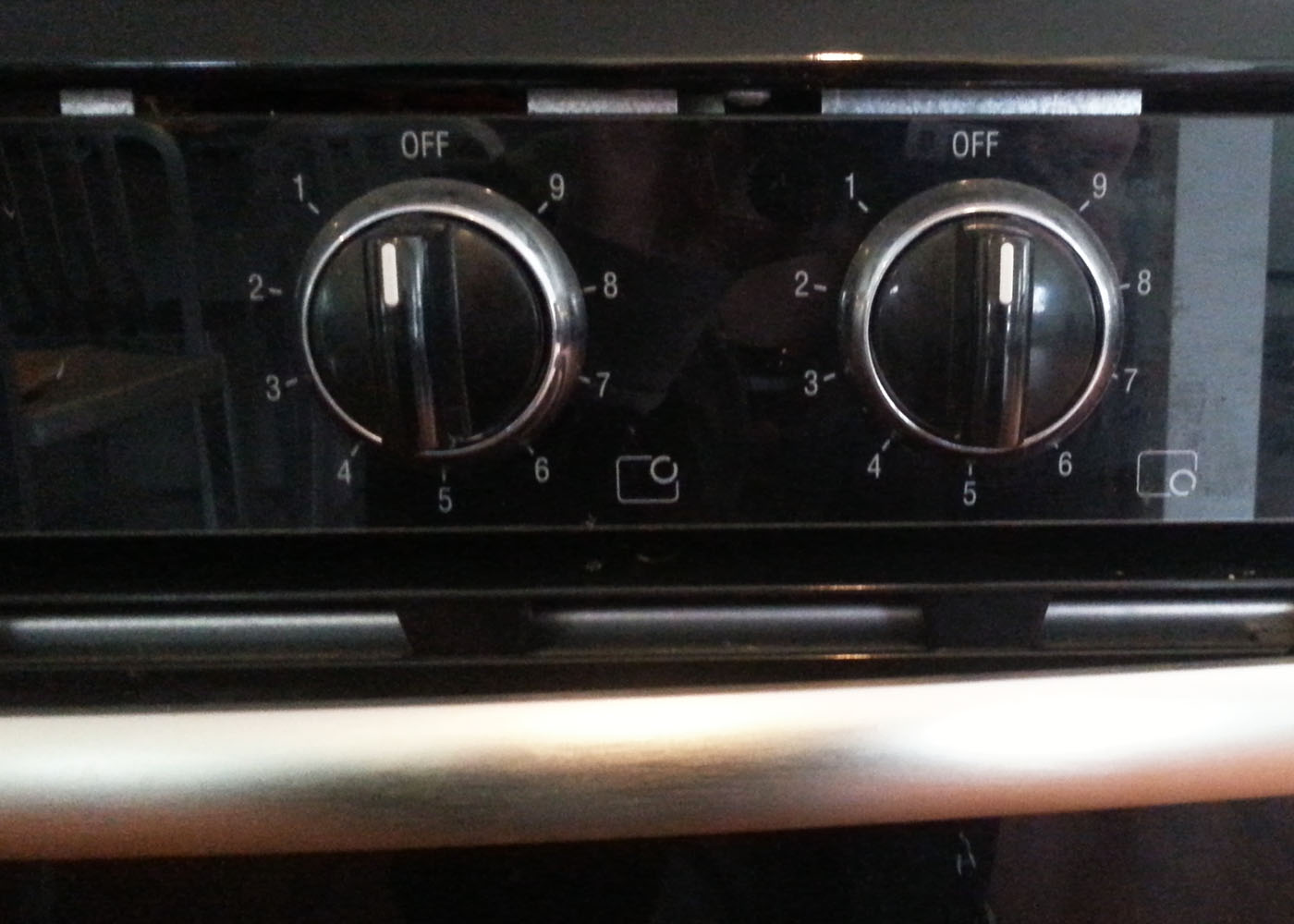 Bosch Smooth-Top Free-Standing Stainless and Black Electric Range