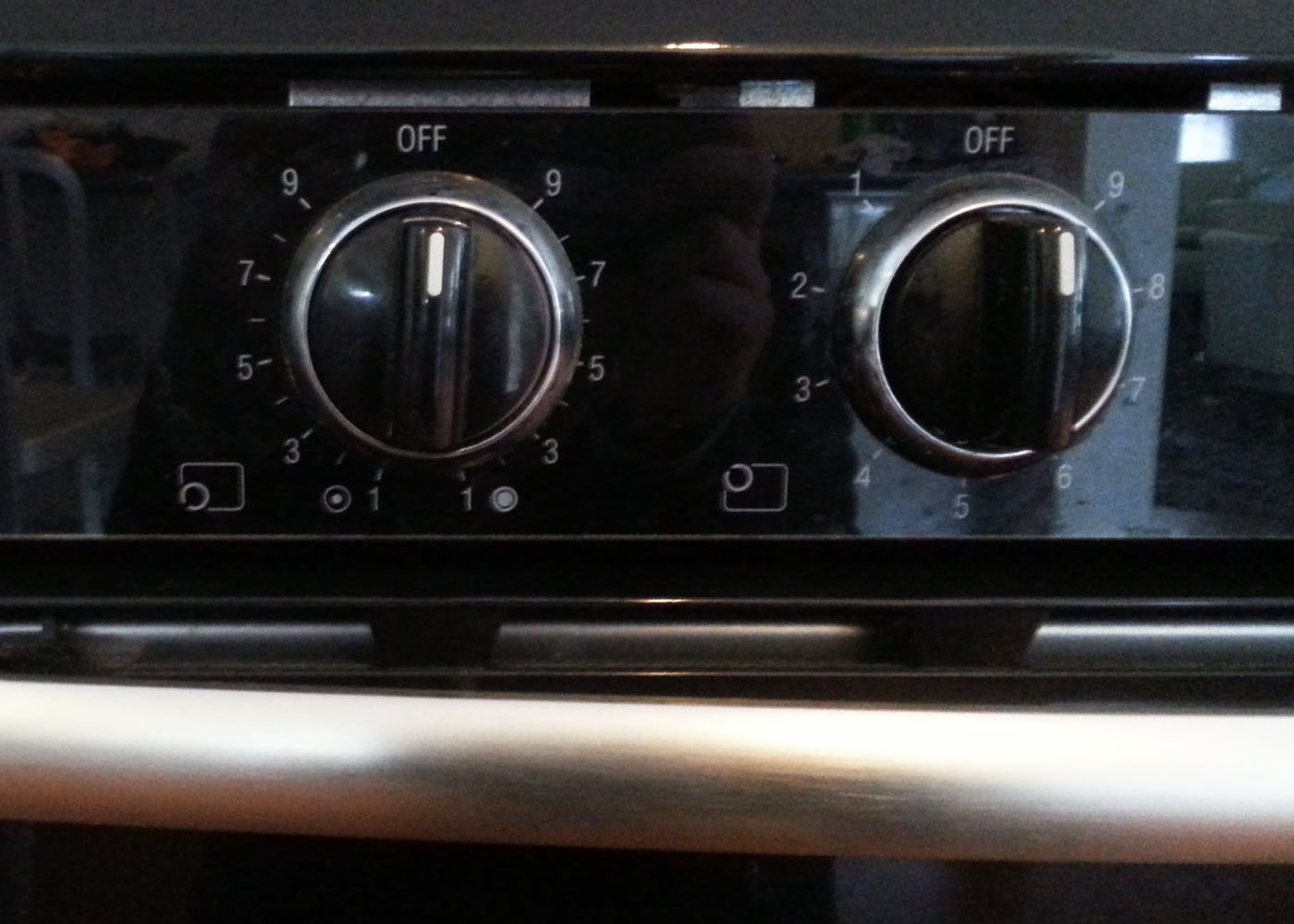 Bosch Smooth-Top Free-Standing Stainless and Black Electric Range