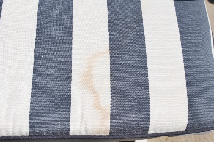 Grosfillex Oval Club Table, Chairs, Umbrella and Table Linens