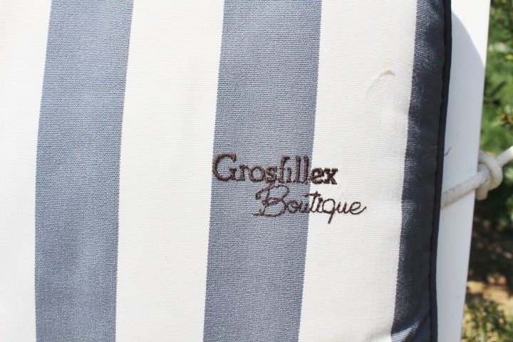 Grosfillex Oval Club Table, Chairs, Umbrella and Table Linens