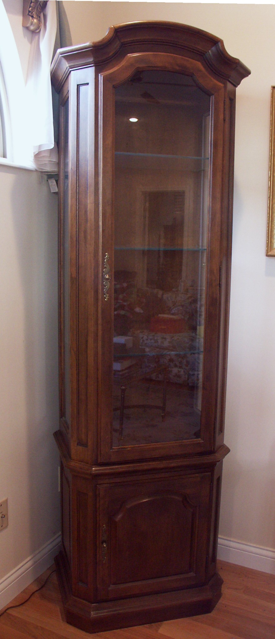 Ethan Allen Lighted Curio Cabinet