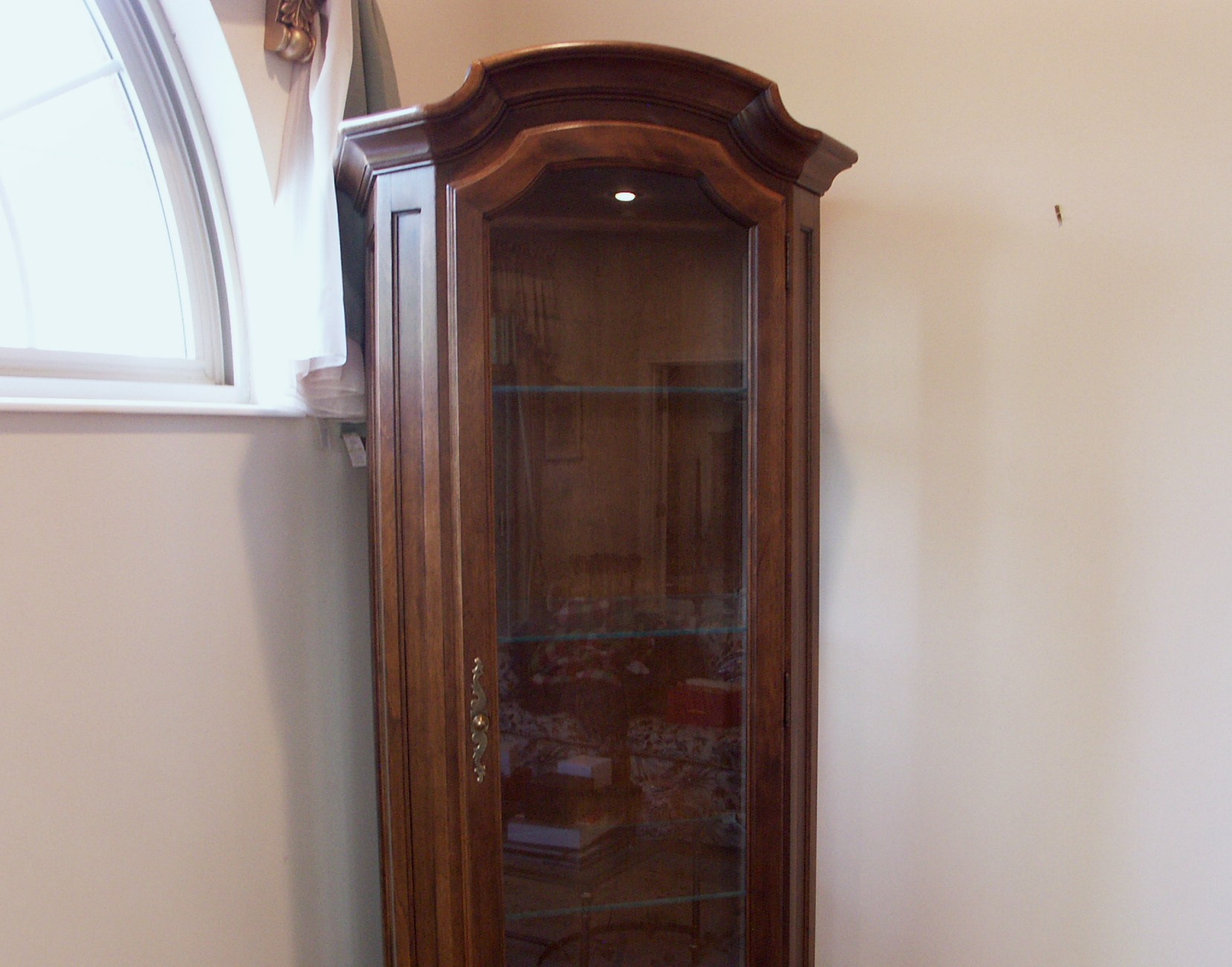 Ethan Allen Lighted Curio Cabinet