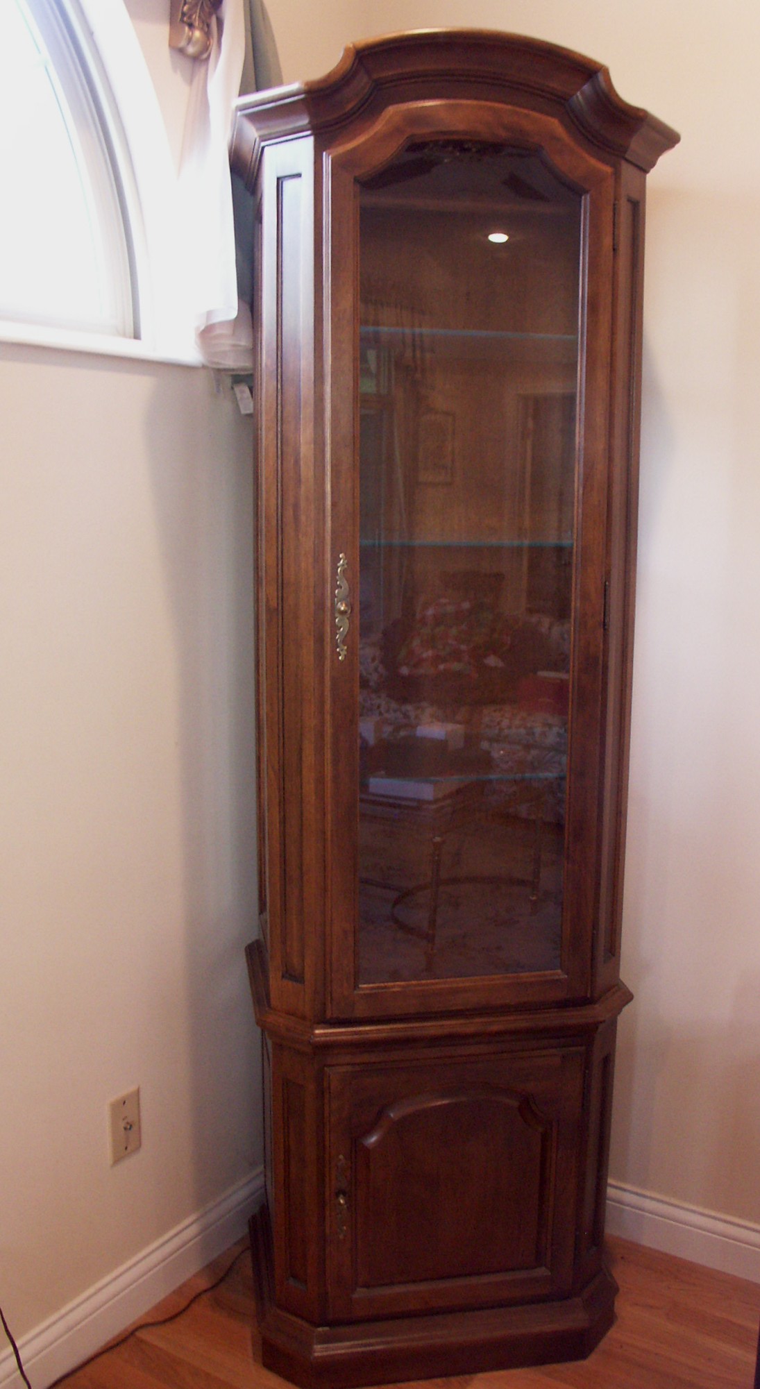 Ethan Allen Lighted Curio Cabinet