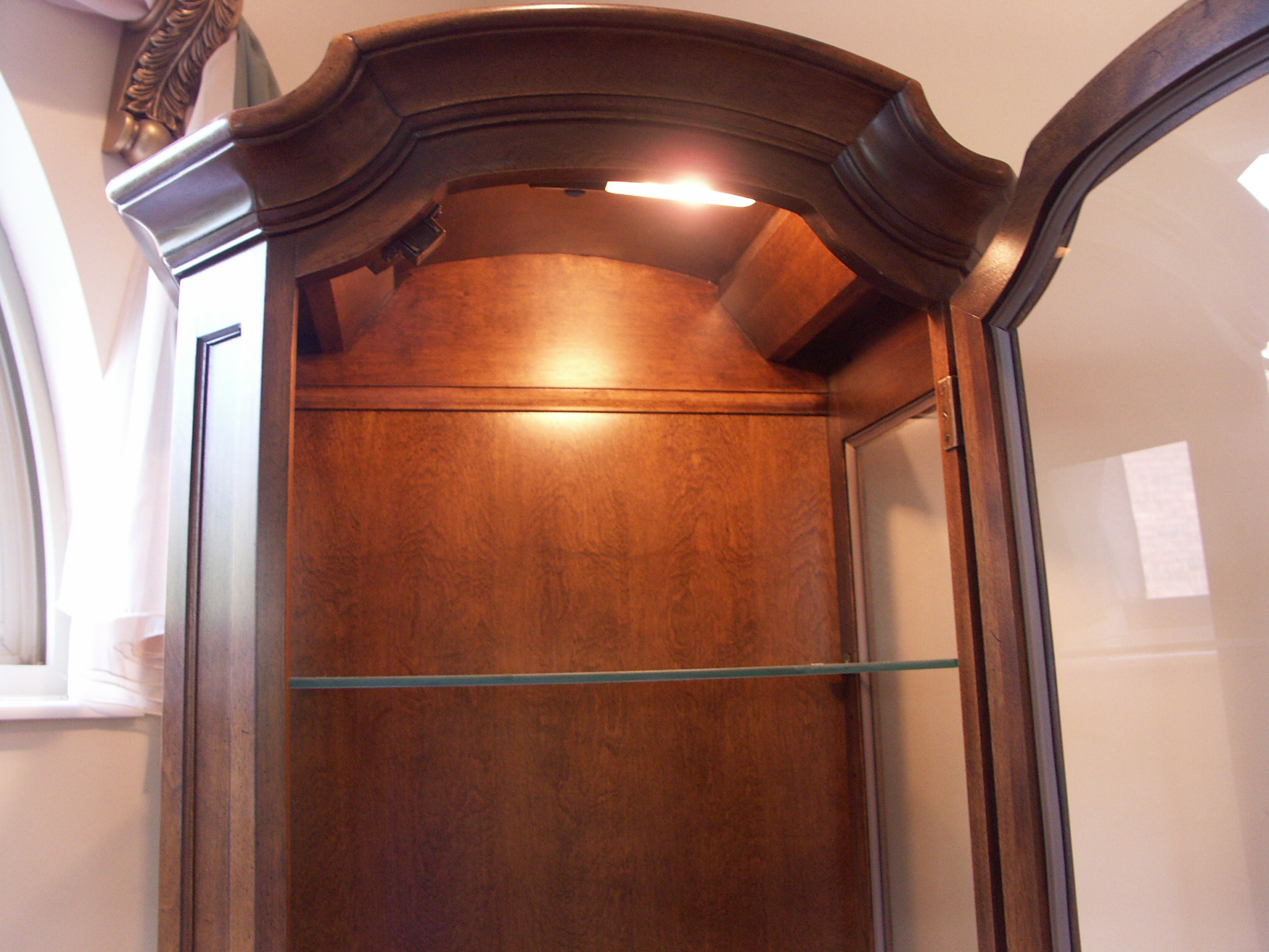 Ethan Allen Lighted Curio Cabinet