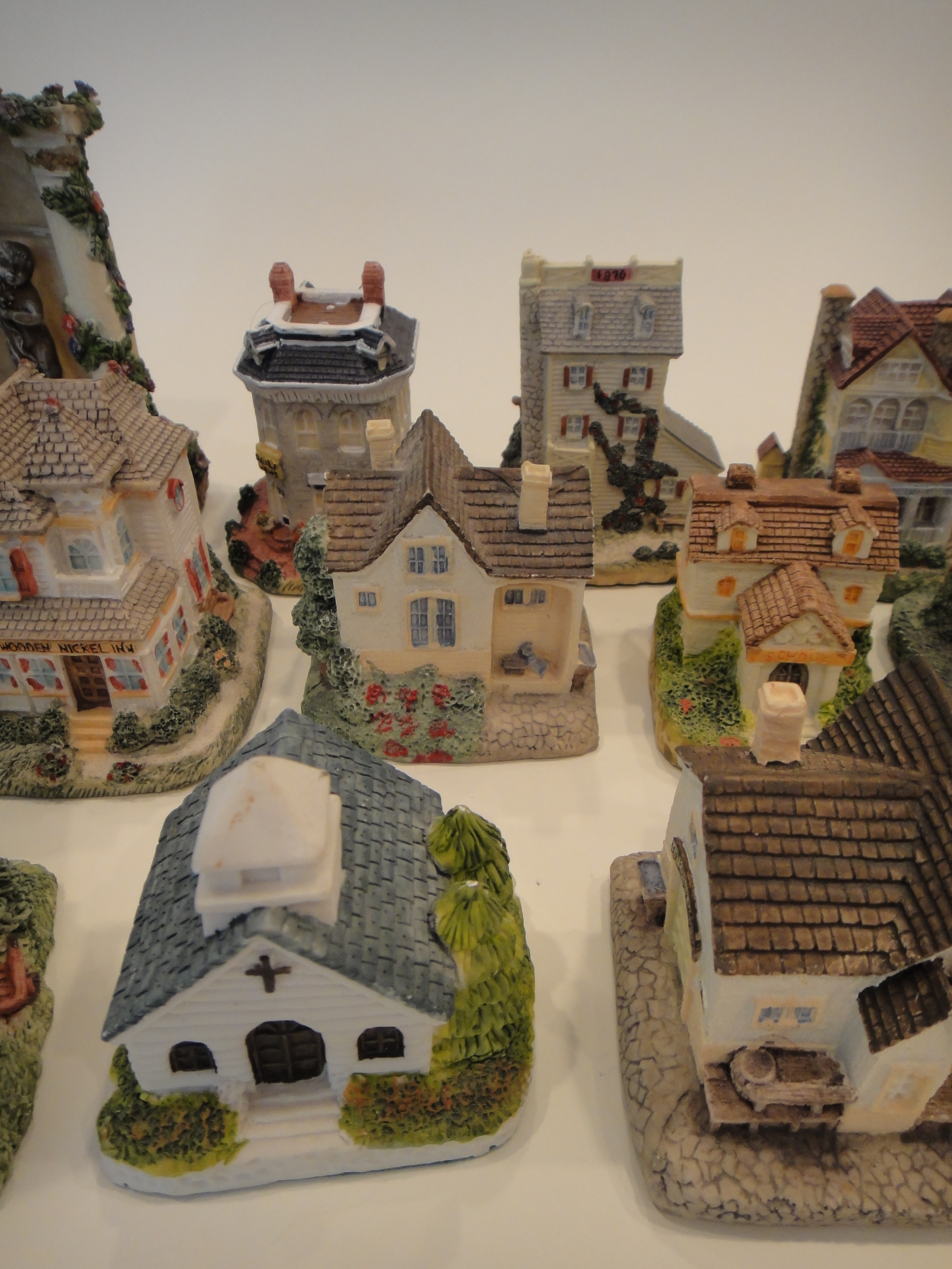 18 Miniature Resin Decorative Houses