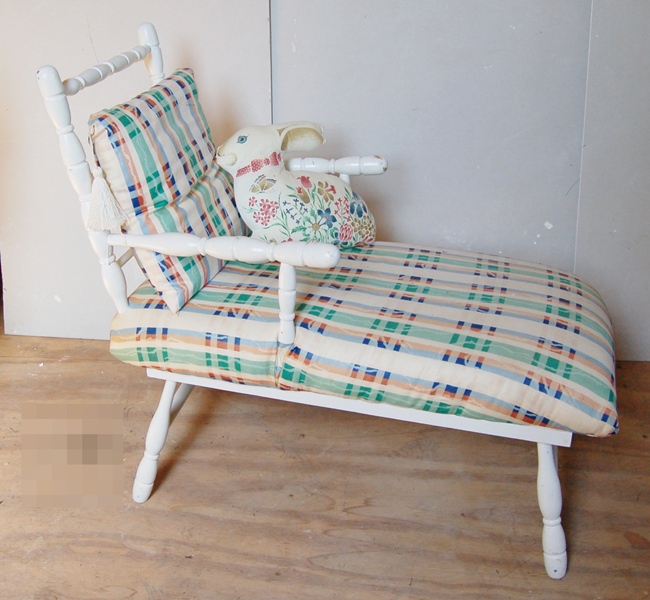 Child's White Wood Chaise 