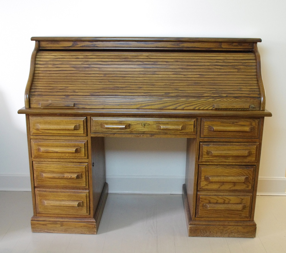 Beautiful Reproduction Solid Oak Roll Top Desk