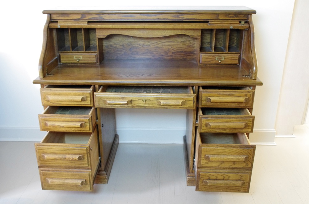 Beautiful Reproduction Solid Oak Roll Top Desk