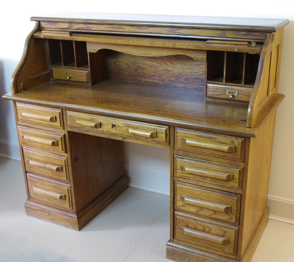 Beautiful Reproduction Solid Oak Roll Top Desk