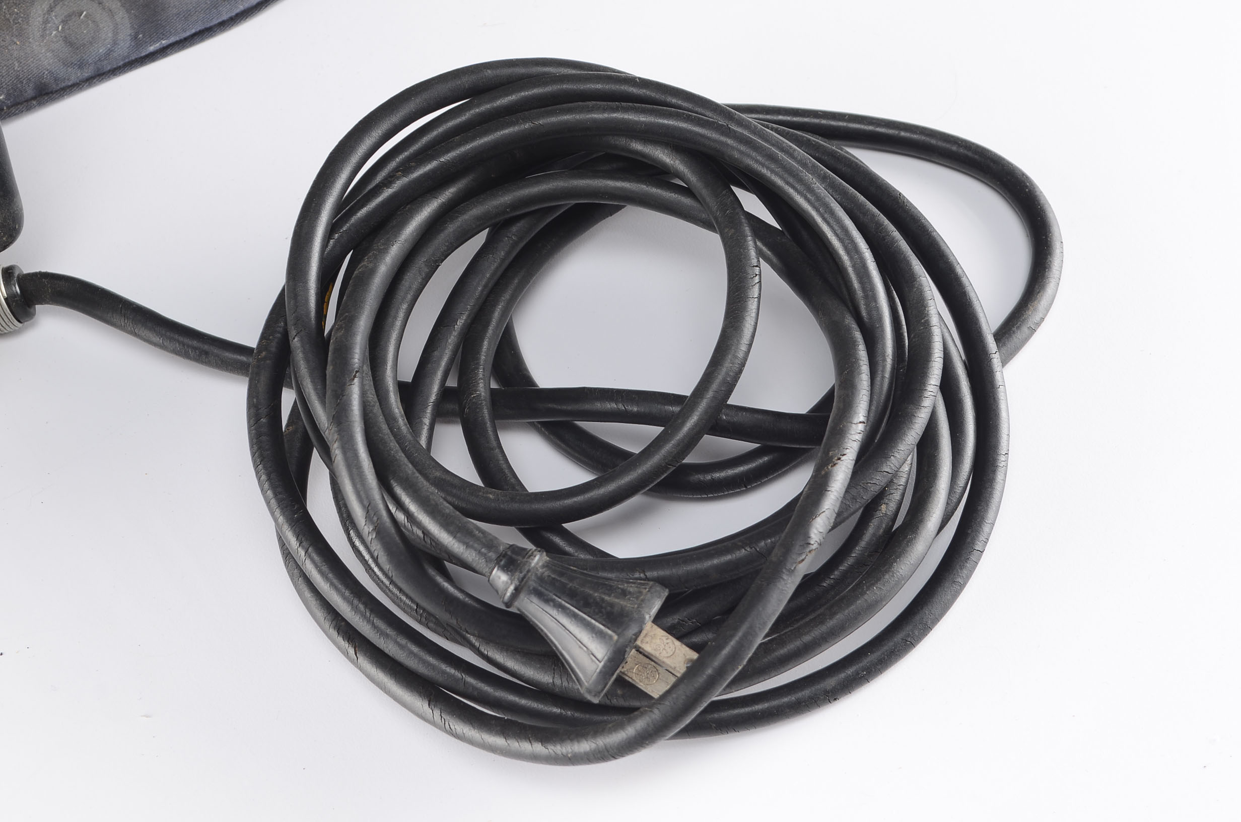 Vintage 1930s GE Hand Held Vacuum