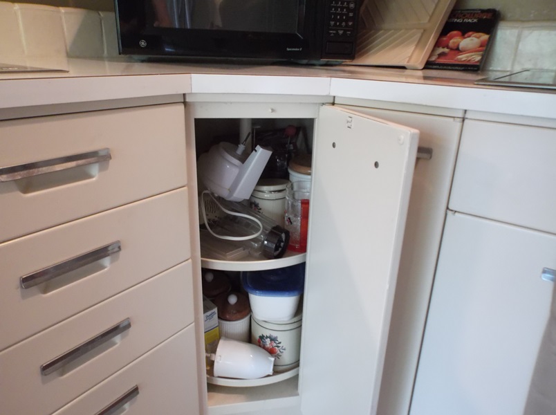 Entire Set of 1950s General Electric Metal Cabinetry 