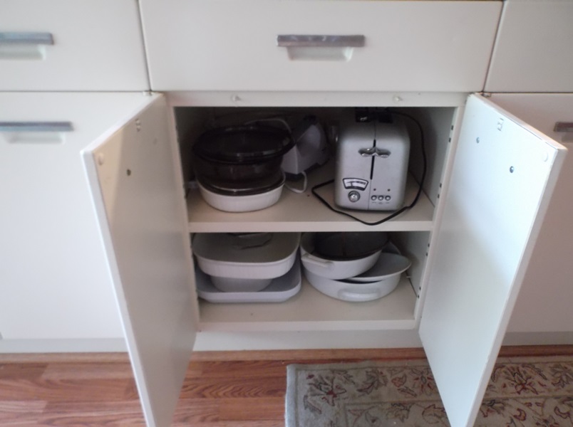 Entire Set of 1950s General Electric Metal Cabinetry 