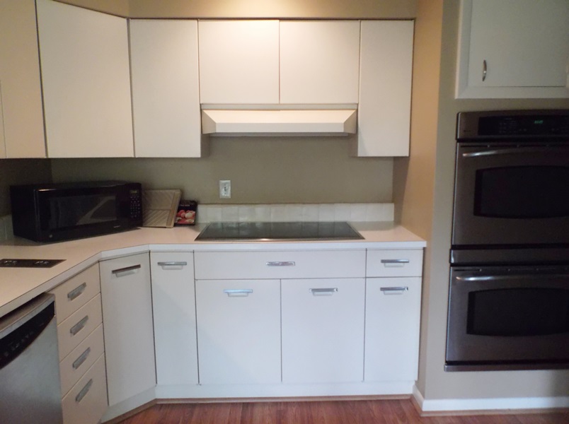 Entire Set of 1950s General Electric Metal Cabinetry 