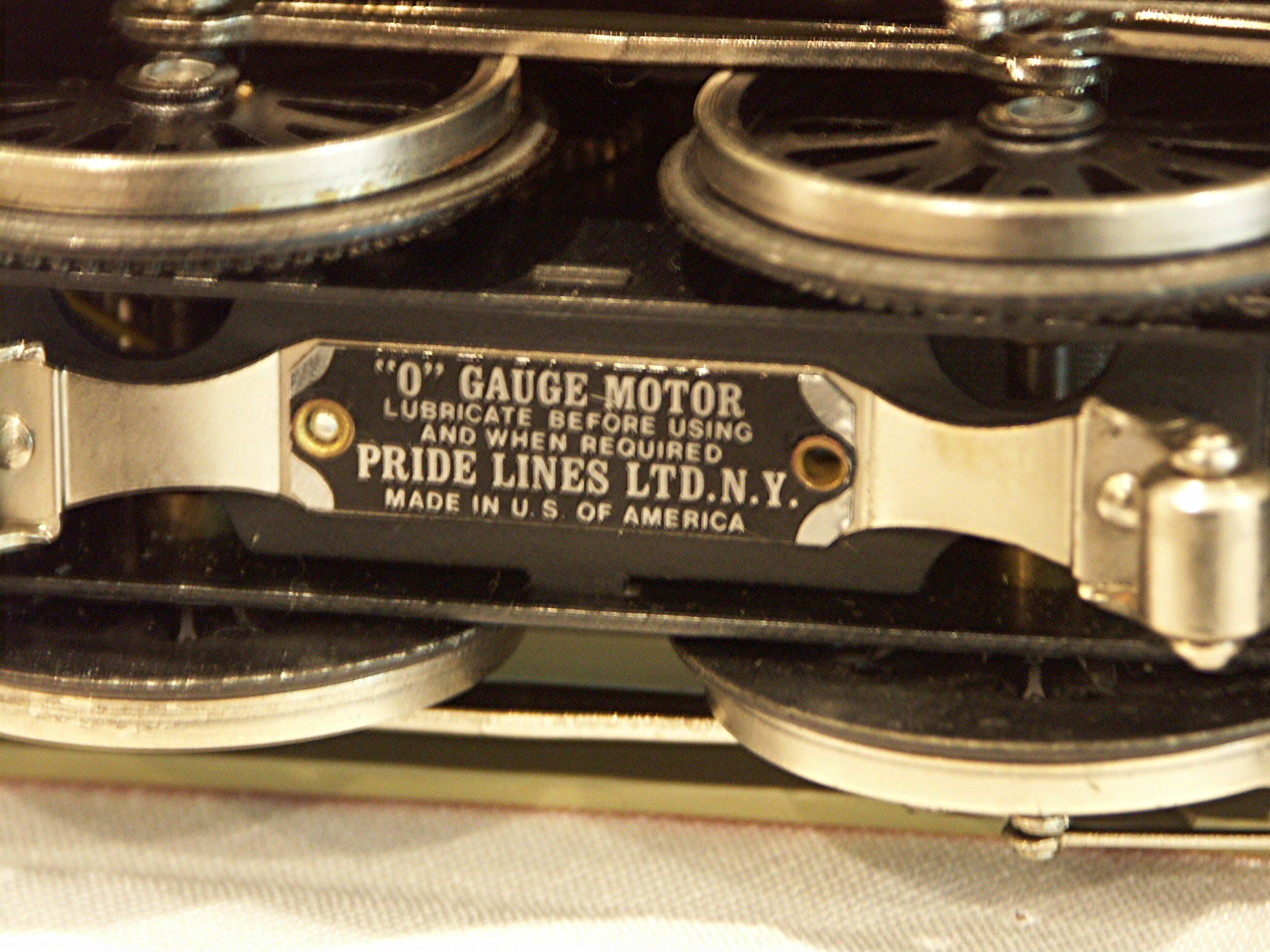 Reproduction Pride Lines O Scale 'Hiawatha' Train