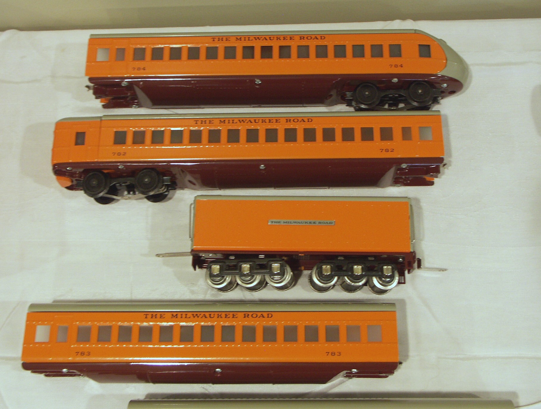 Reproduction Pride Lines O Scale 'Hiawatha' Train