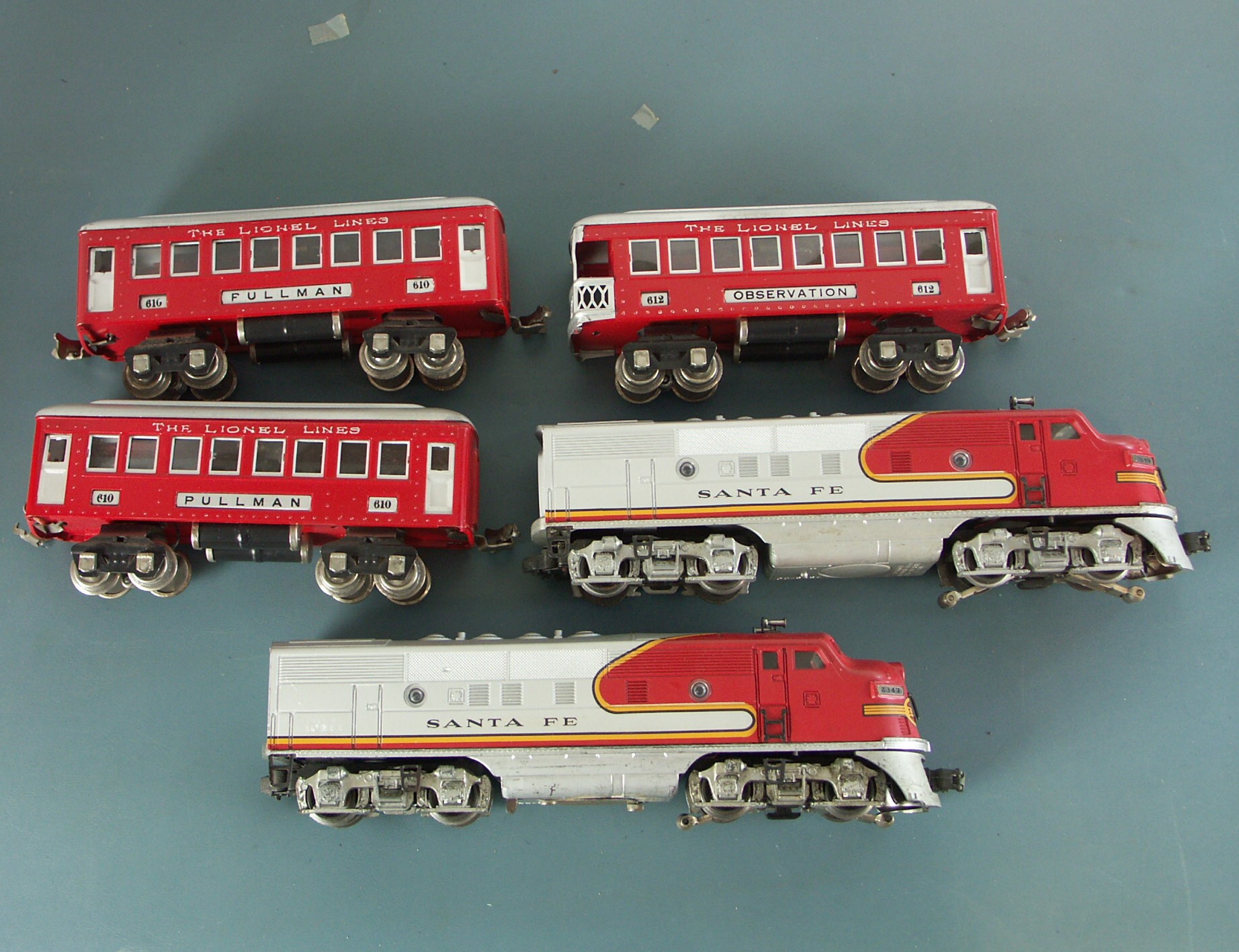 Lionel Post-War O Gauge 2343 Santa Fe Train and Passenger Cars