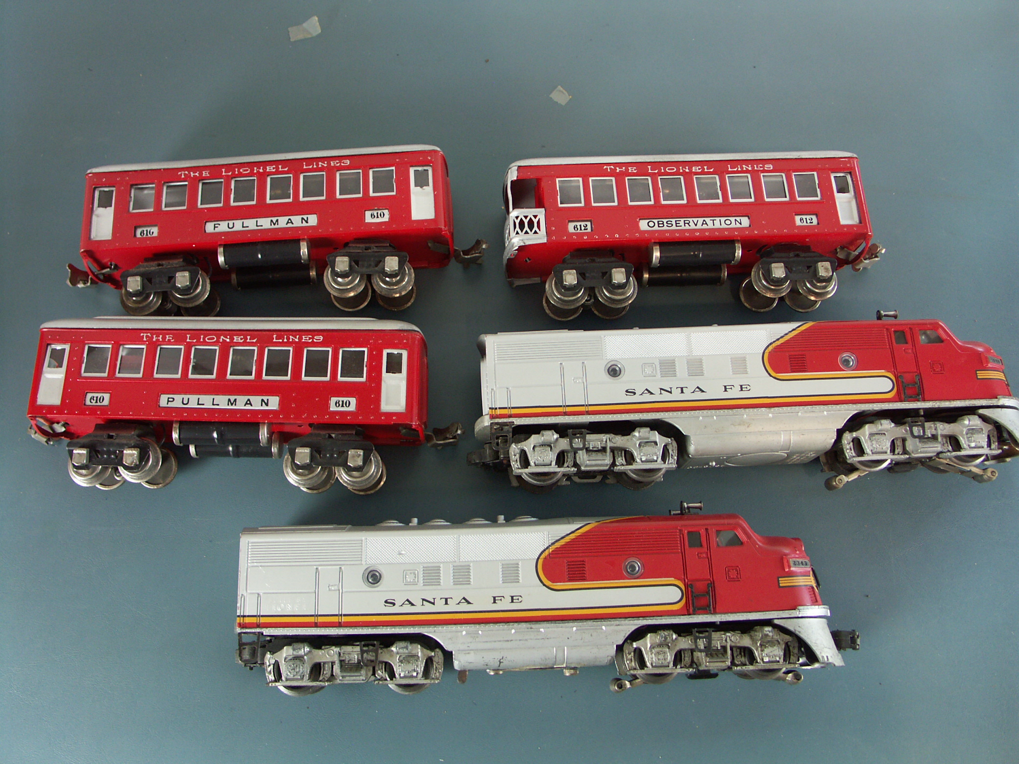 Lionel Post-War O Gauge 2343 Santa Fe Train and Passenger Cars