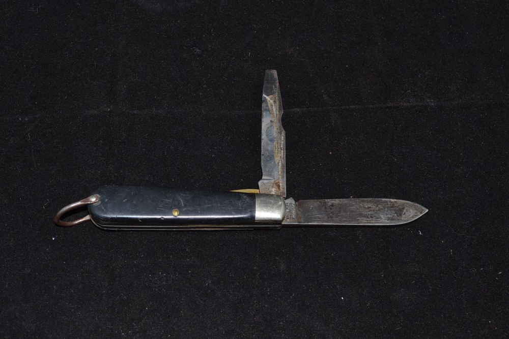 Ten Less Than Perfect Pocket Knives