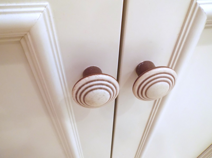 Built-In Bathroom Towel Cabinet 