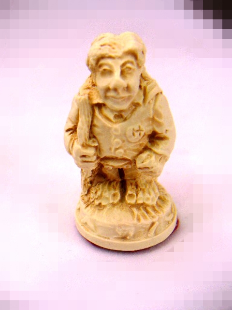 SIAB Mascot Direct Lord of the Rings Molded Resin Chess Set 