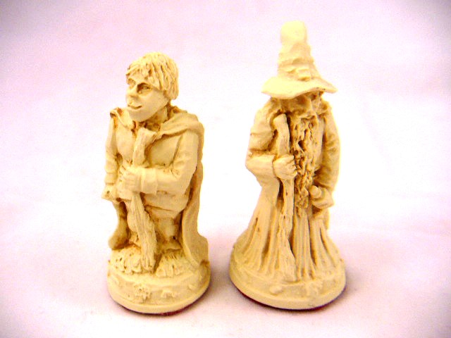 SIAB Mascot Direct Lord of the Rings Molded Resin Chess Set 
