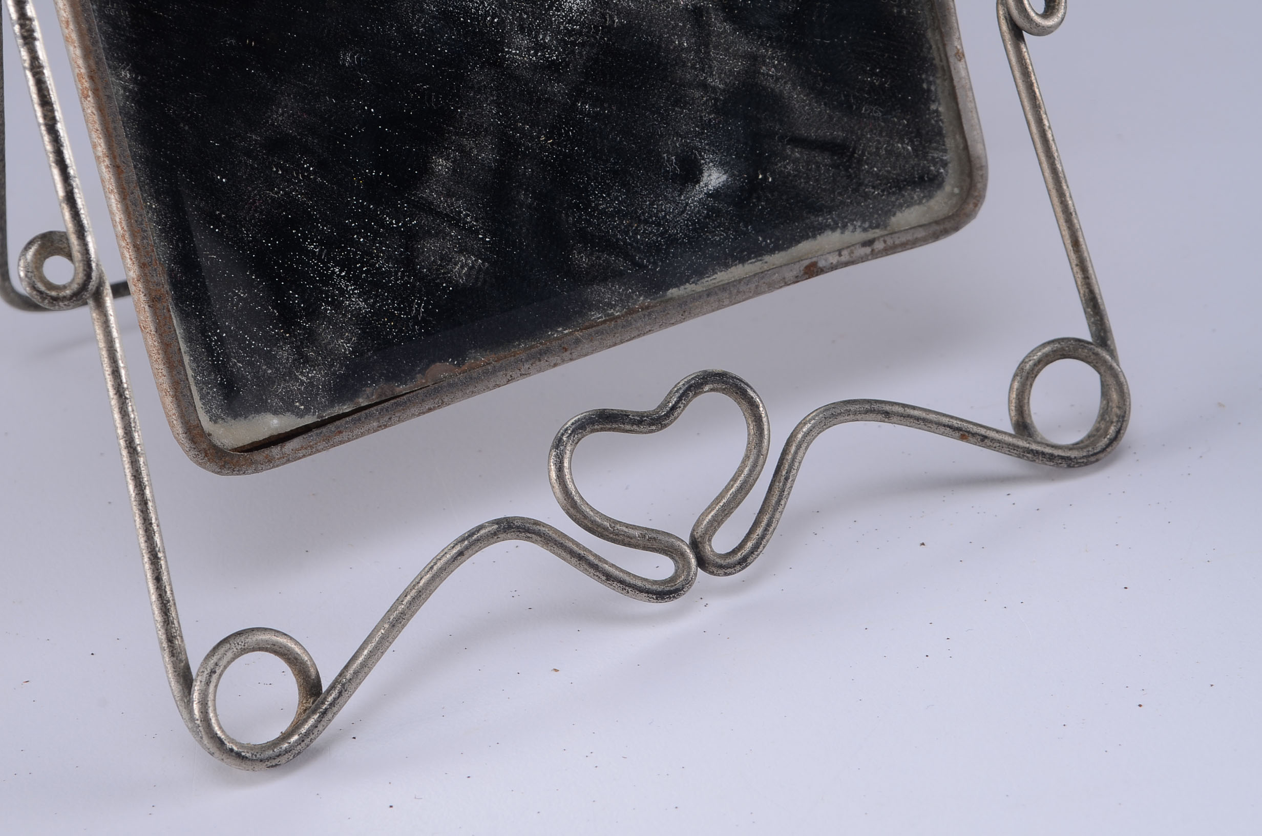 An Array of vintage Ladies Vanity Accessories