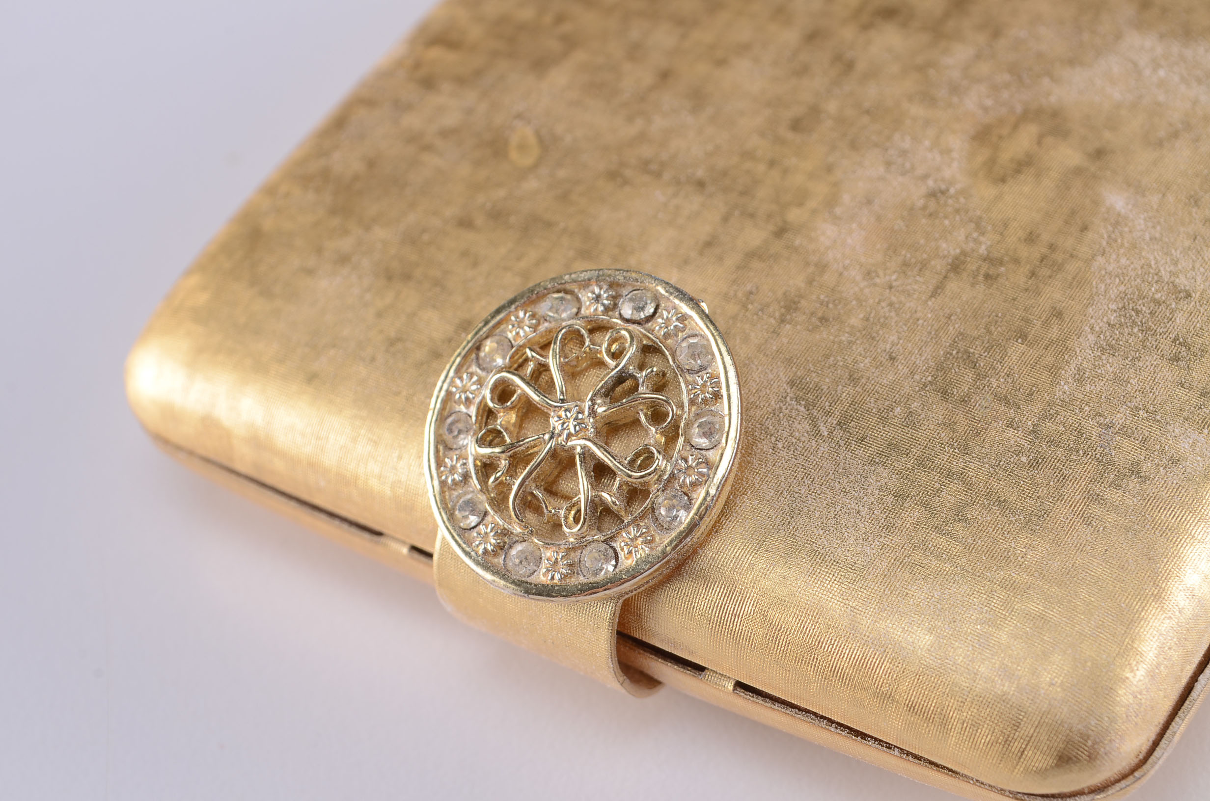 An Array of vintage Ladies Vanity Accessories