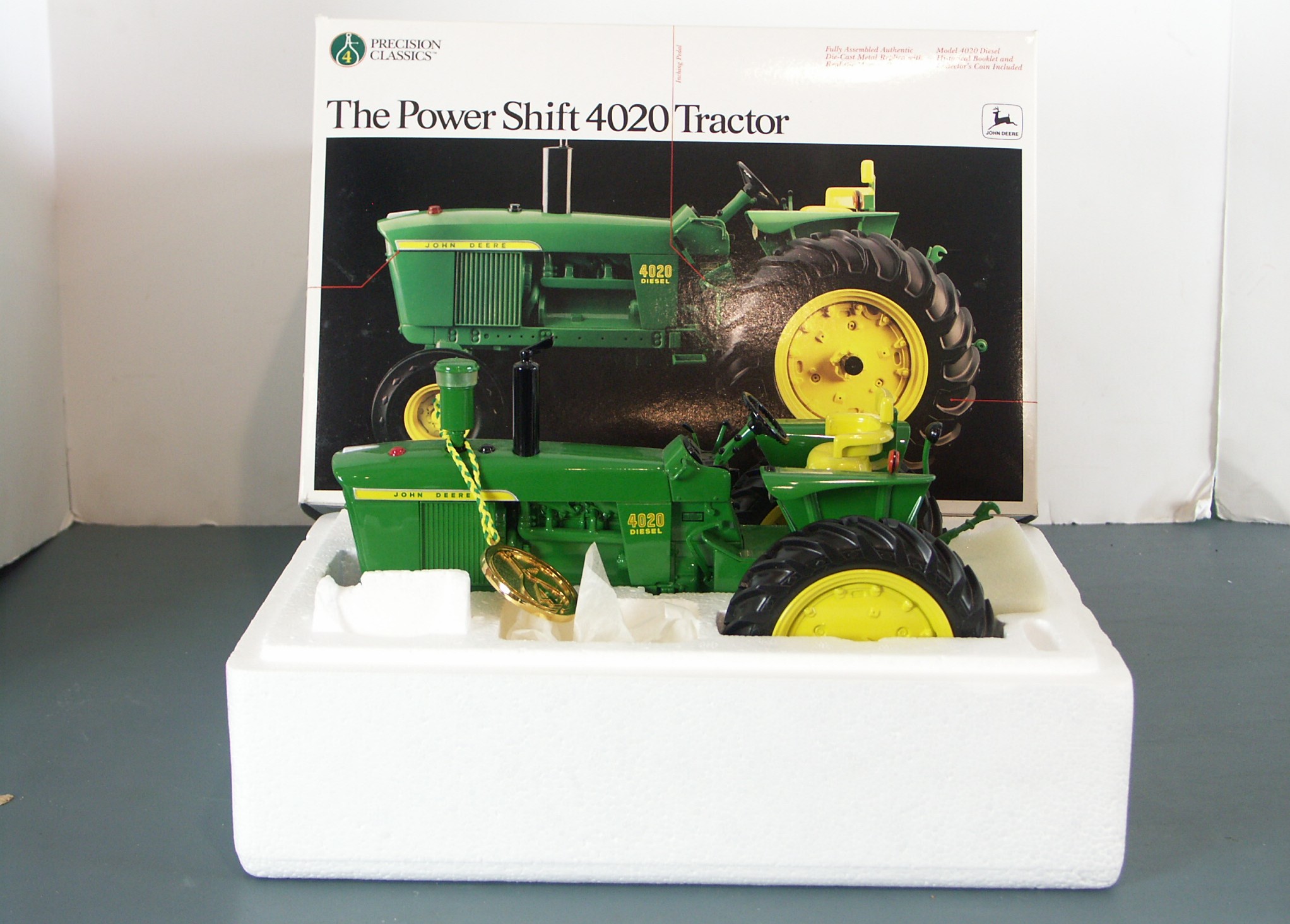 Ertl John Deere Green 1:16 Scale Tractor