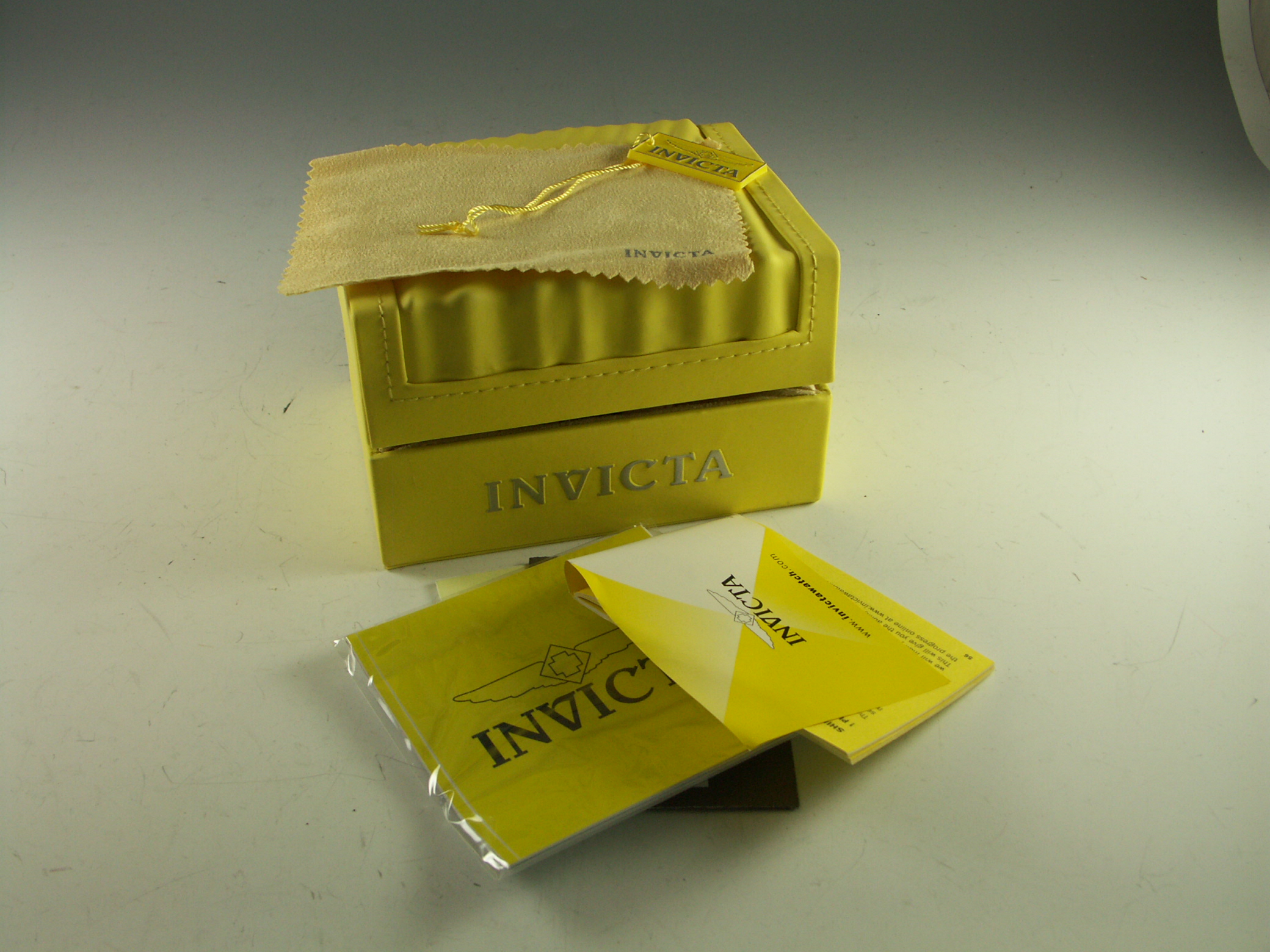 Invicta Men's Pro Diver Wrist Watch w/Black Dial - Model 6981