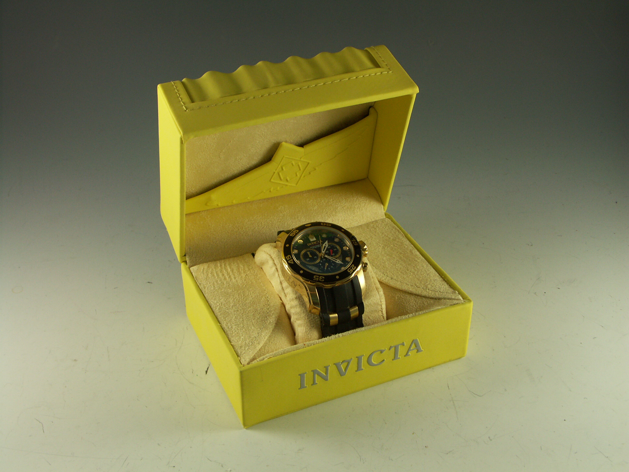 Invicta Men's Pro Diver Wrist Watch w/Black Dial - Model 6981